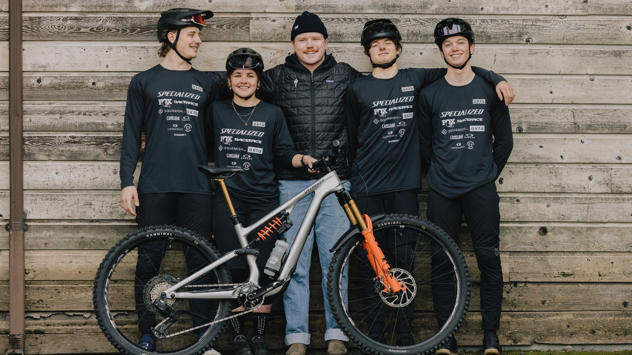 akta MTB x AGR Racing
