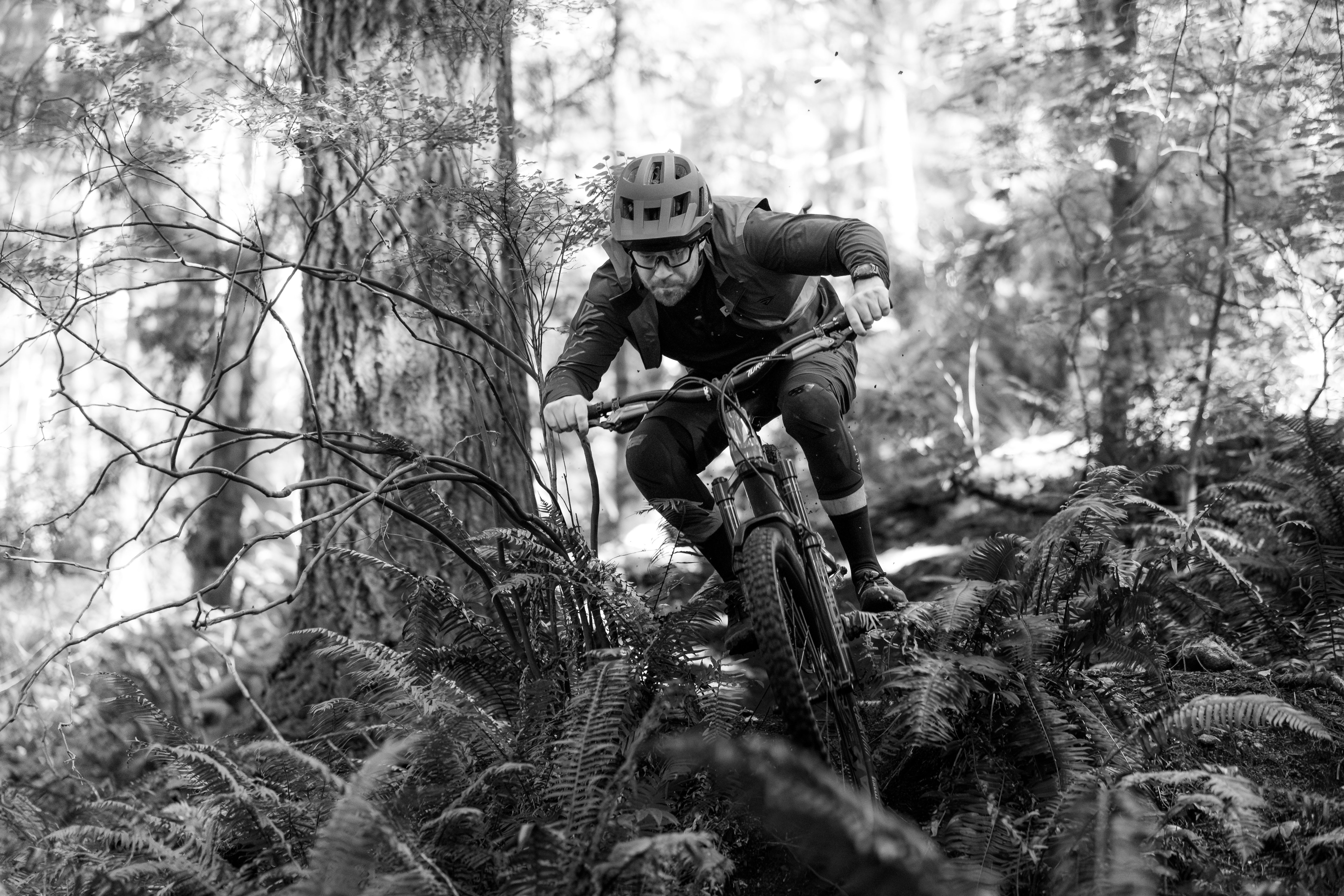 akta mtb, best mtb knee pad, mountain bike knee pad