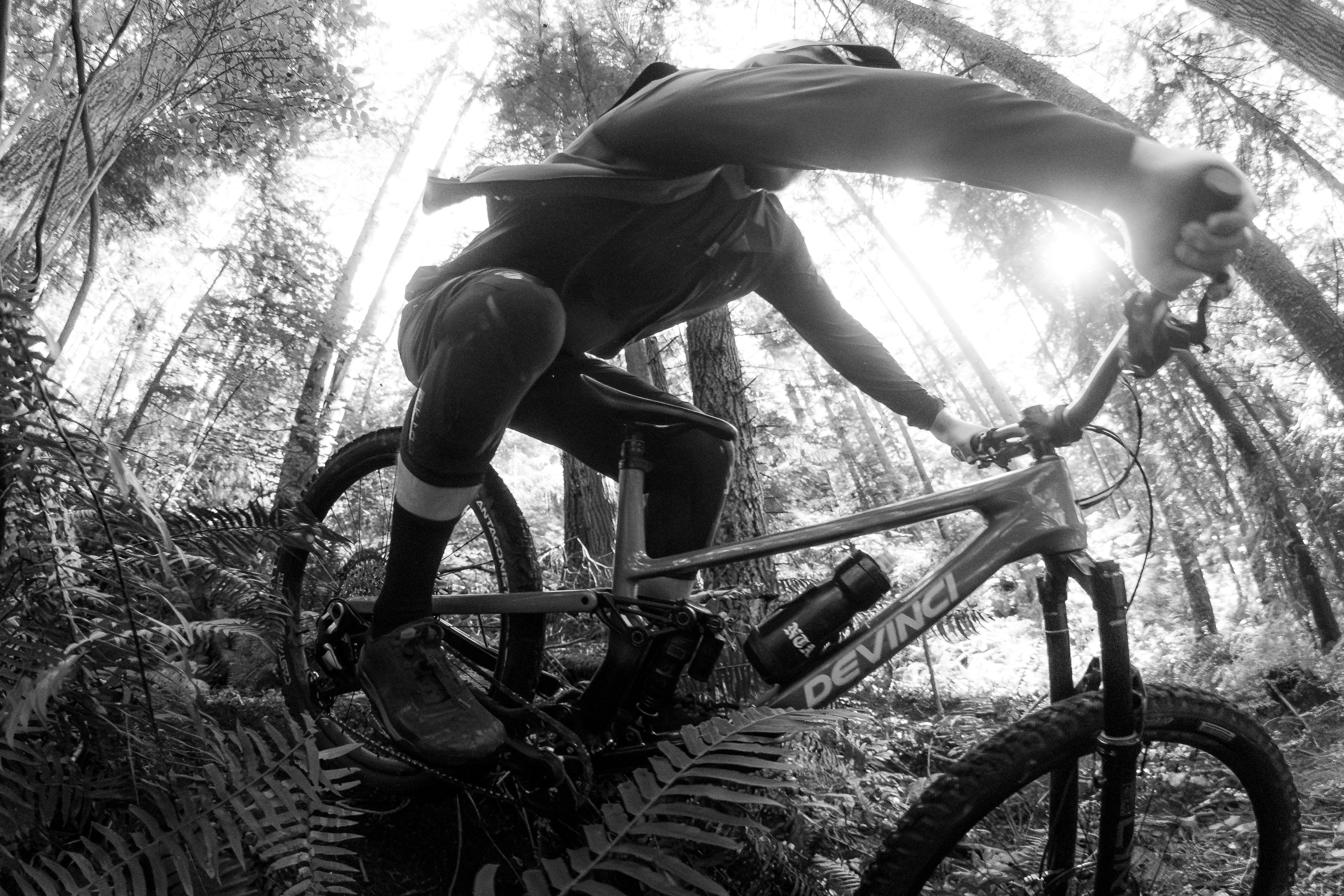 akta mtb, best mtb knee pad, mountain bike knee pad