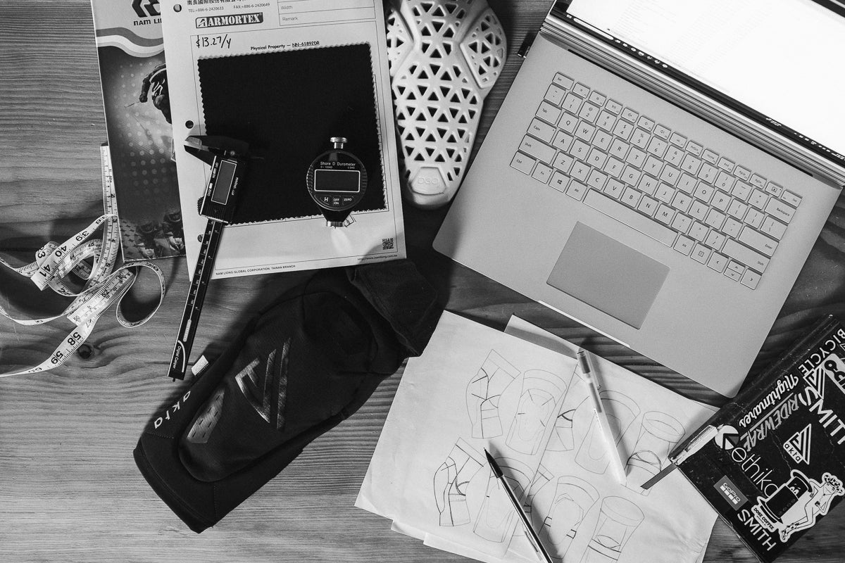 akta mtb, best mtb knee pad, mountain bike knee pad